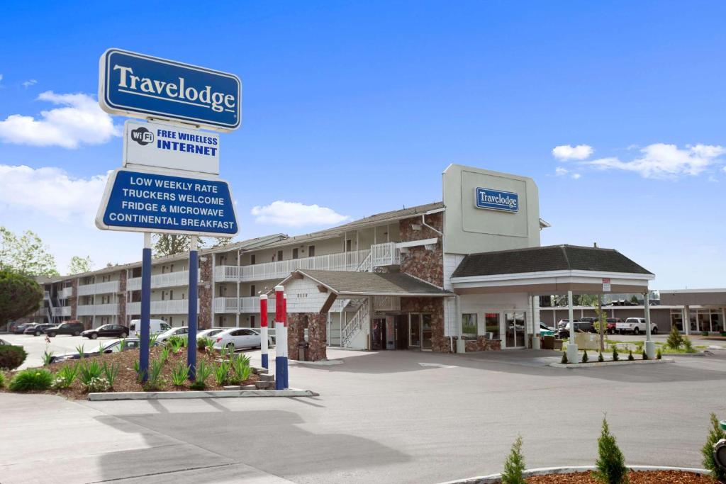 Travelodge by Wyndham Port of Tacoma WA Main image 1